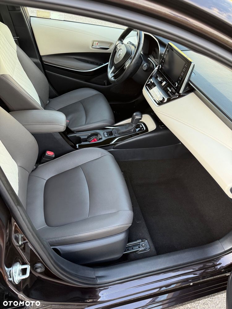 Toyota Corolla 1.8 Hybrid Executive - 23