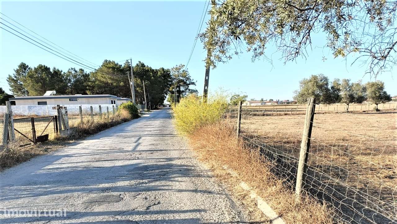 Terreno urbano em Alhos Vedros com 14.000 m² - Grande imagem: 4/14