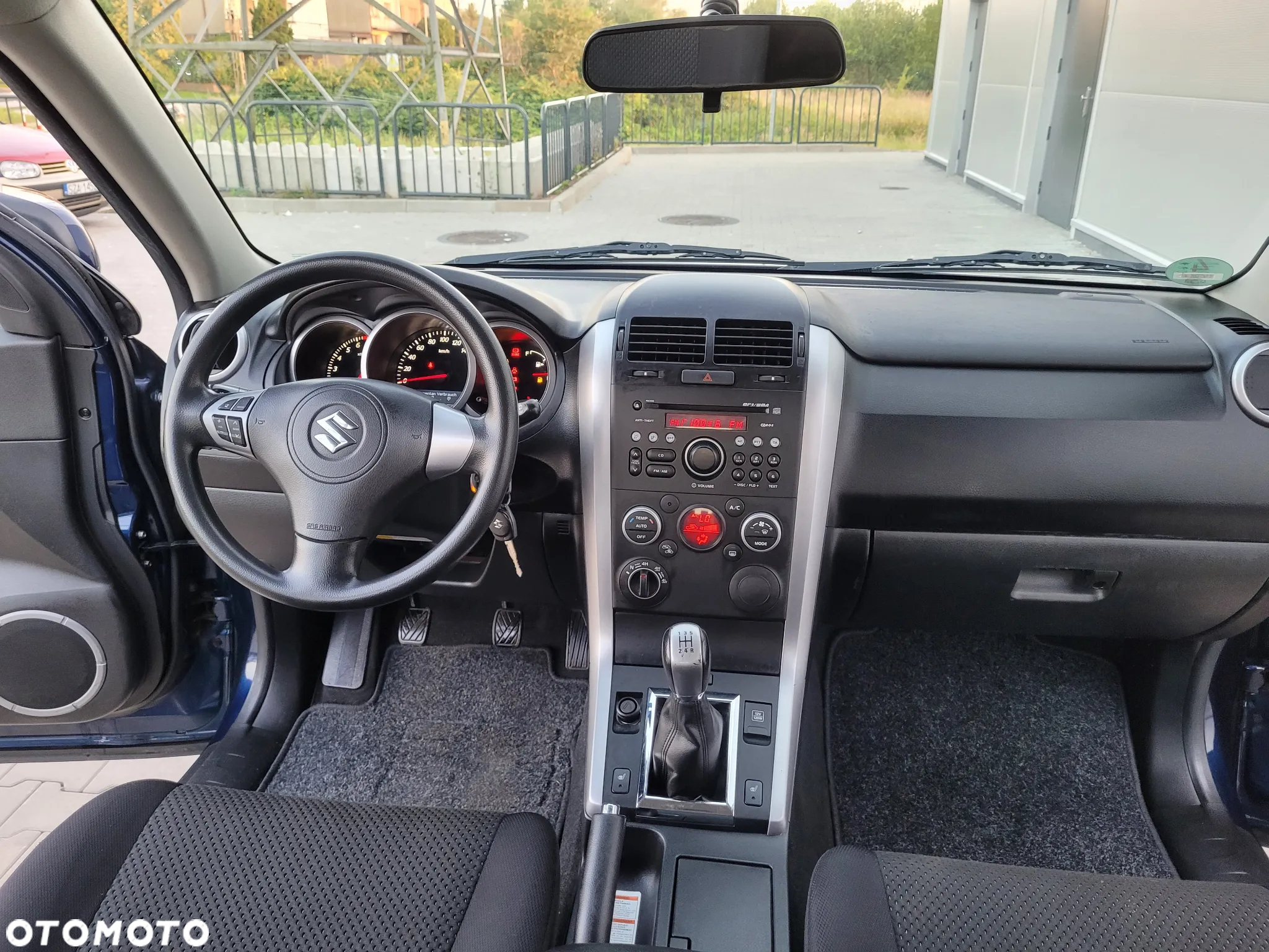 Suzuki Grand Vitara 2.0 Comfort Limited - 29