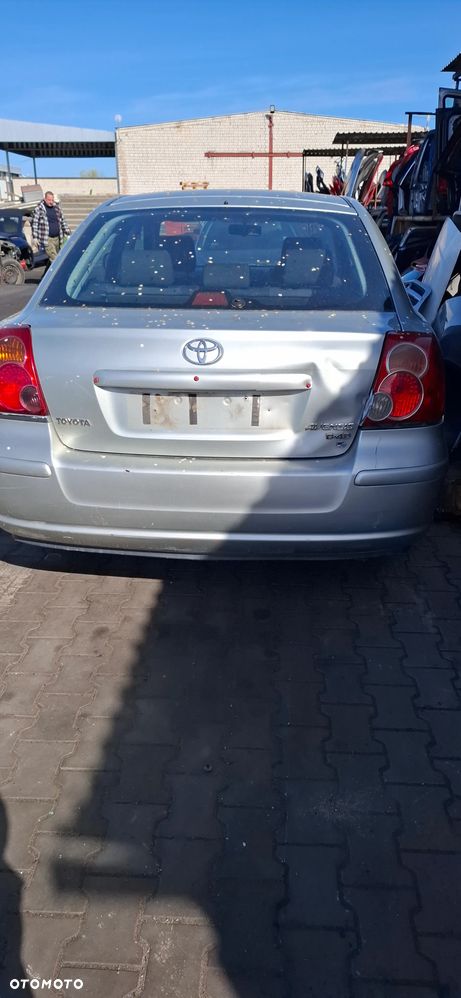 Toyota Avensis T25 na części - 9