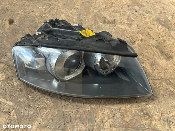REFLEKTOR LAMPA PRAWA XENON AUDI A3 8P UK