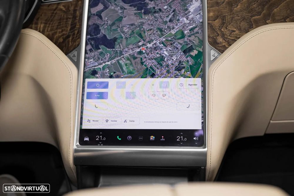 Tesla Model X 90D - 35