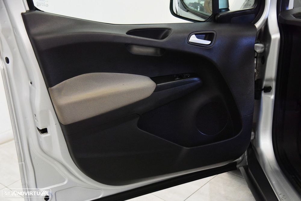 Ford Tourneo Courier 1.0 EcoBoost Titanium - 17