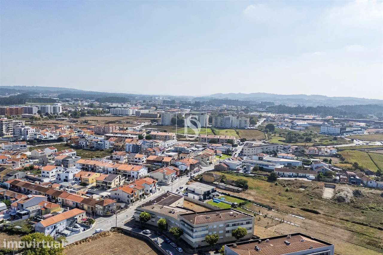 T2+1, Remodelado, com Garagem Fechada — Vila do Conde - Grande imagem: 4/47