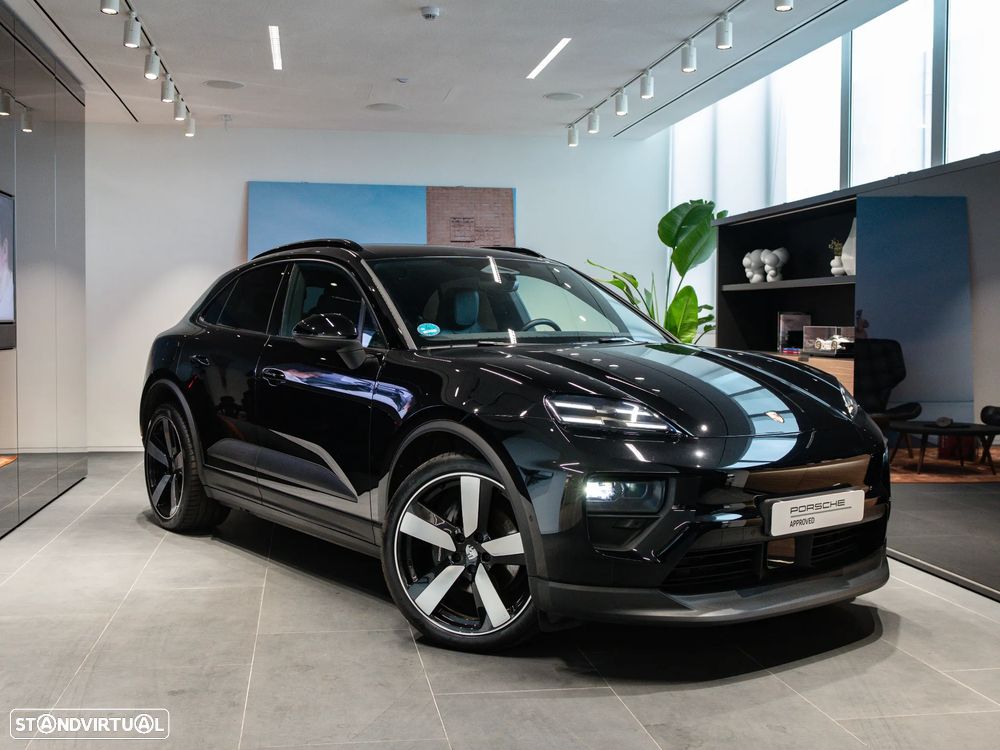 Porsche Macan Electric 4 - 6