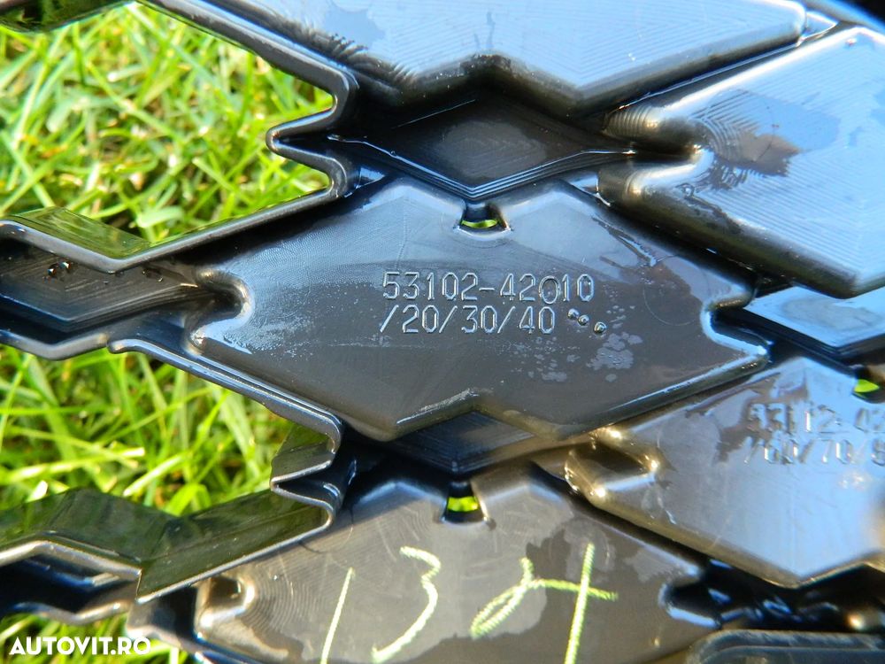 Grila centrala Toyota Rav4 , Rav 4 model 2021-2024 cod 53102-42010 - 7