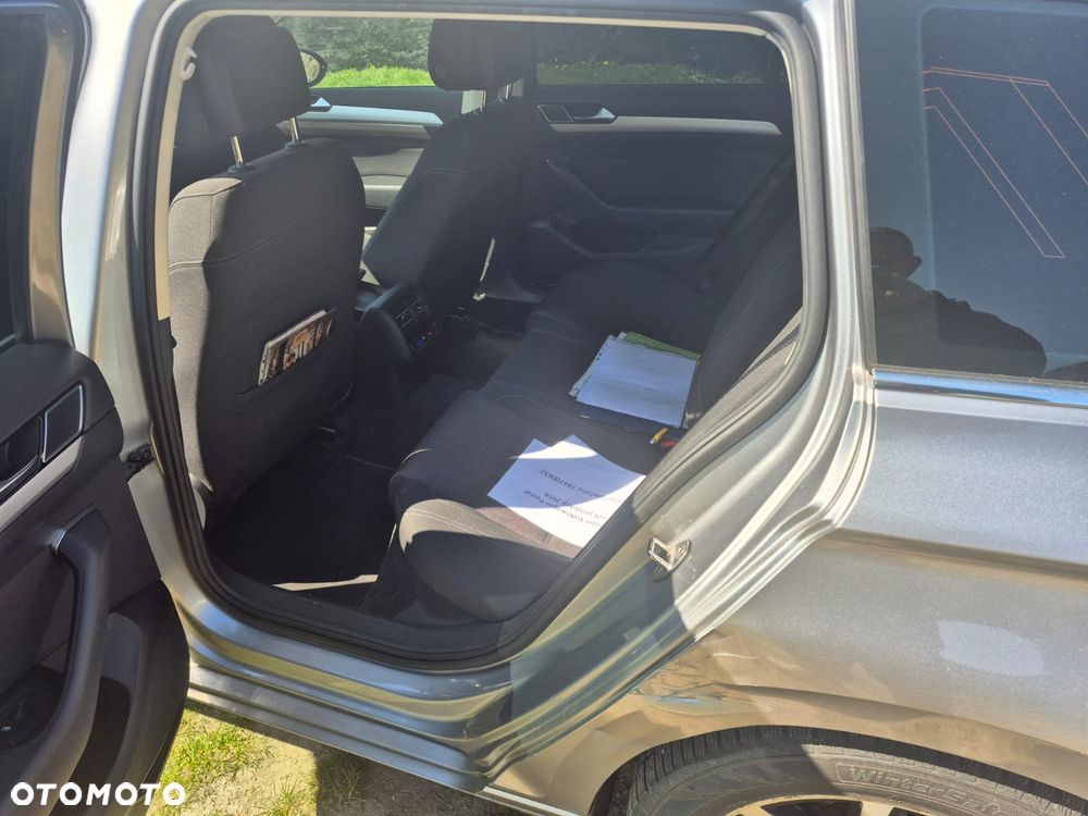 Volkswagen Passat - 9