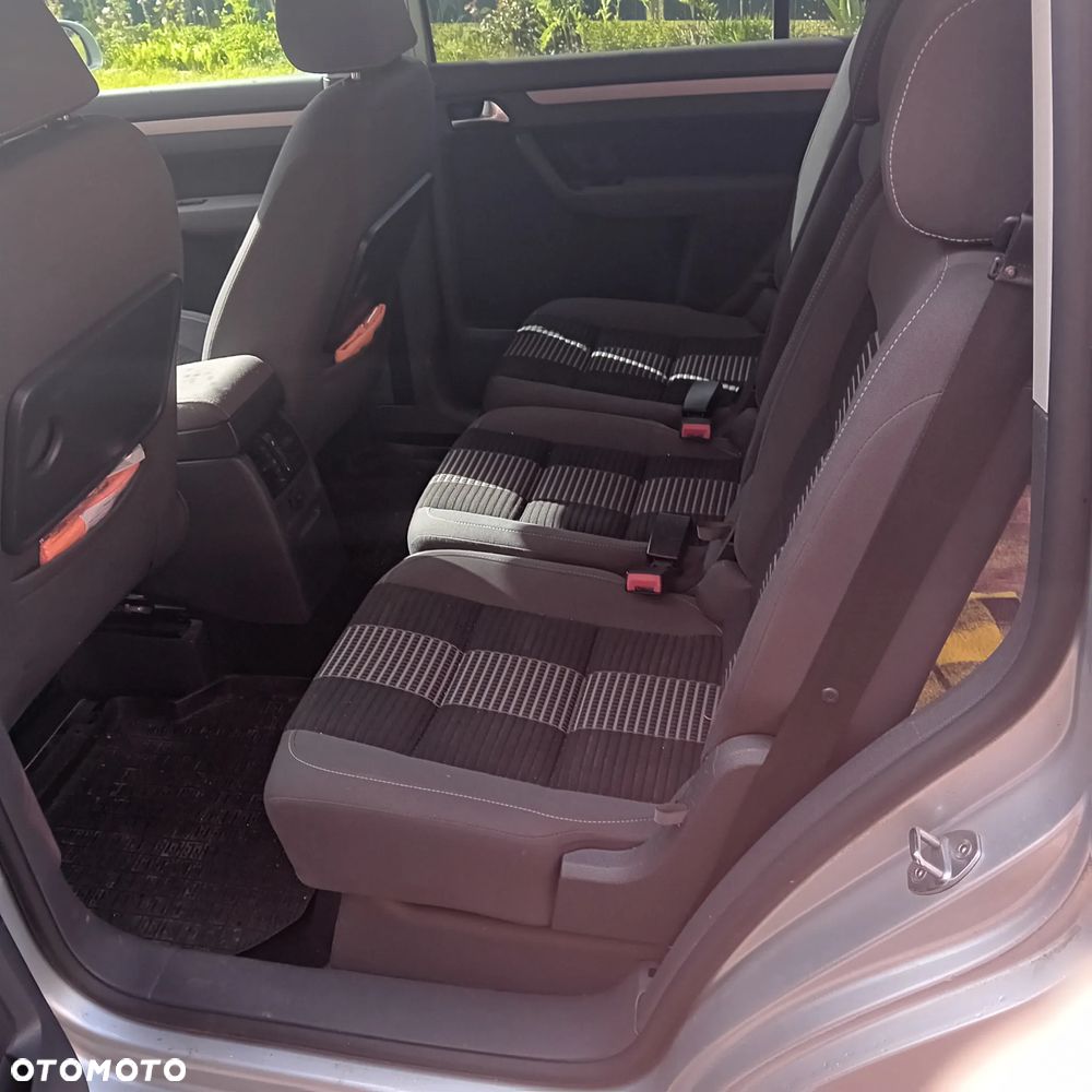 Volkswagen Touran 1.9 TDI DPF DSG Trendline - 9
