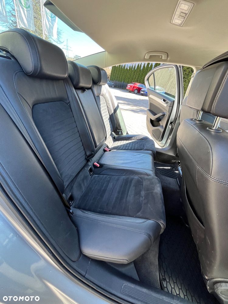 Volkswagen Passat 1.6 TDI SCR DSG Comfortline - 10