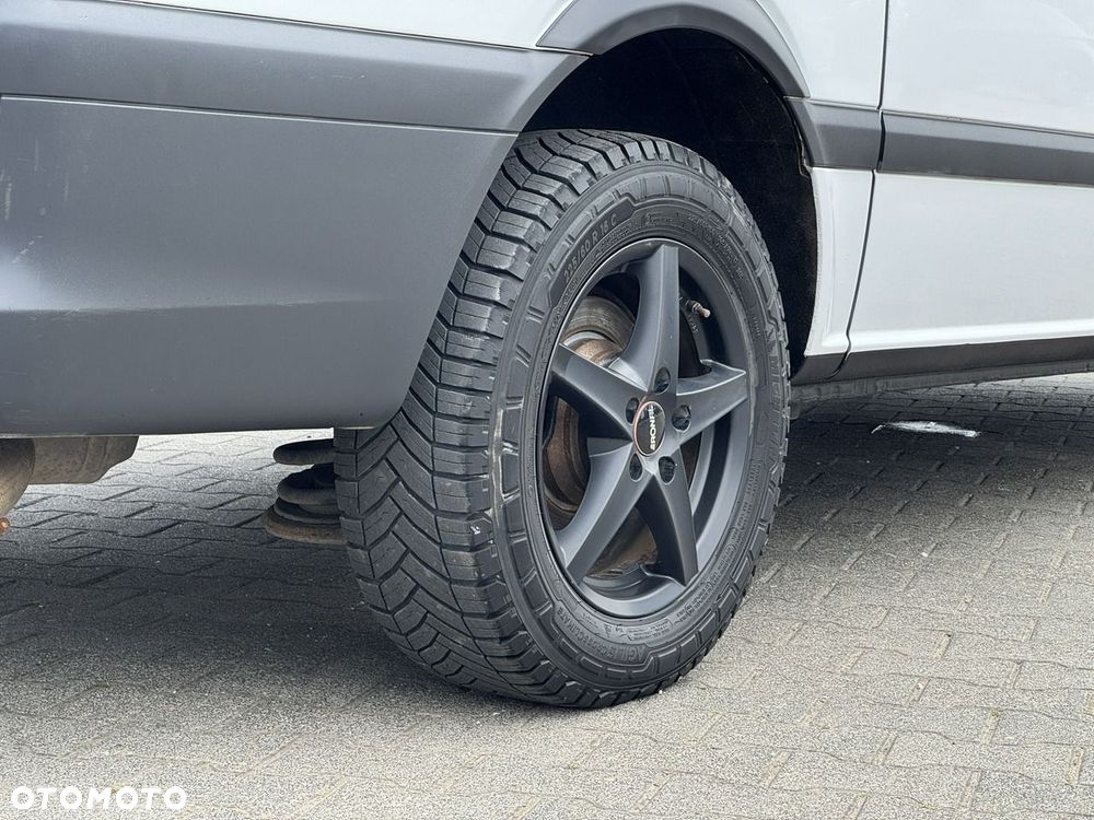 Mercedes-Benz Vito - 17