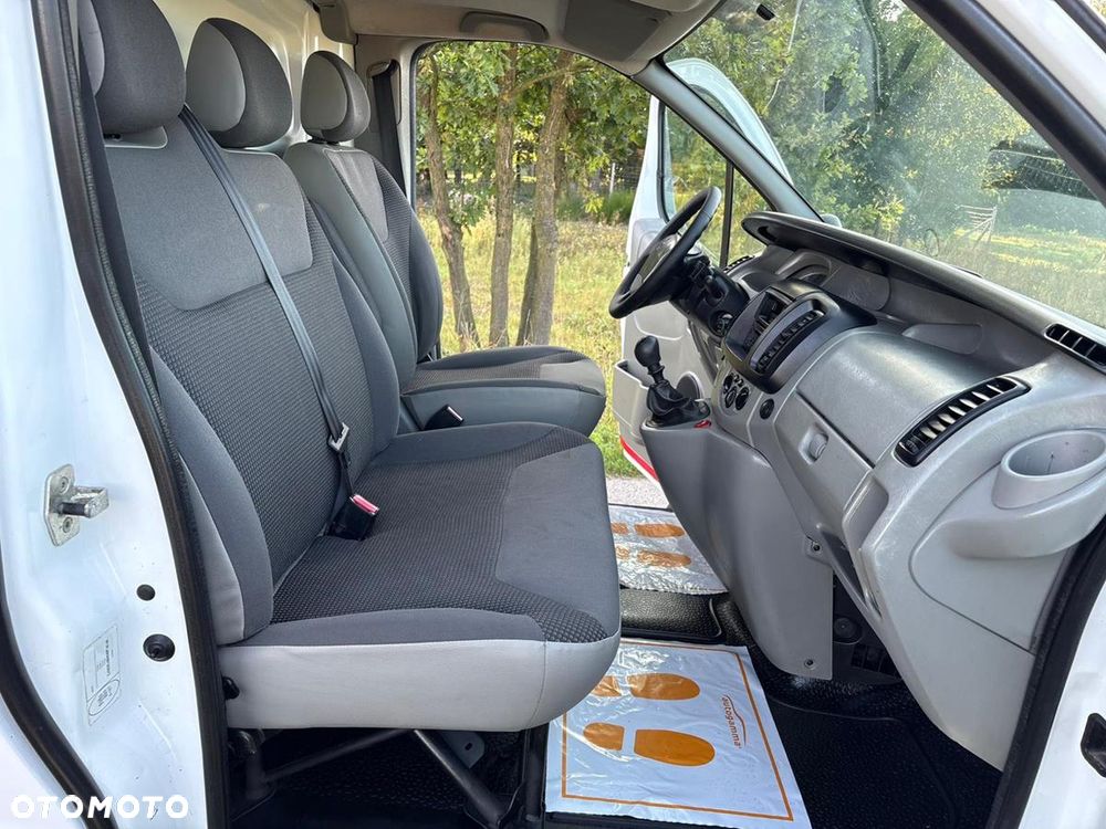 Renault Trafic - 16