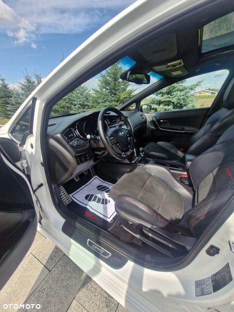 Kia Ceed 1.6 T-GDI GT-Track - 10