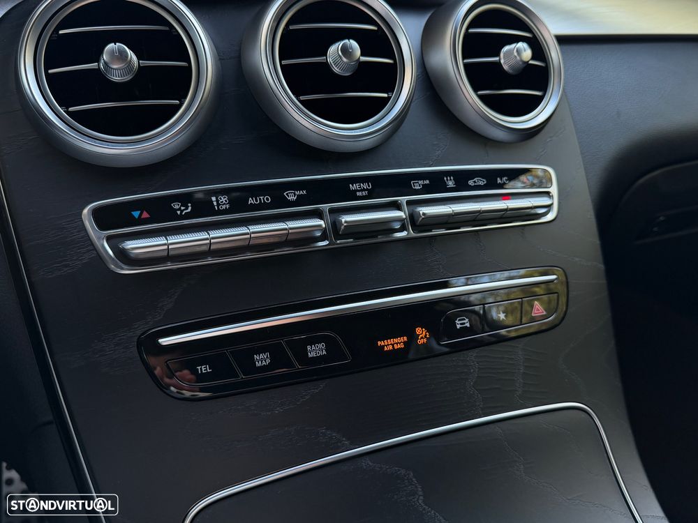 Mercedes-Benz GLC 300 de 4Matic 9G-TRONIC AMG Line - 33