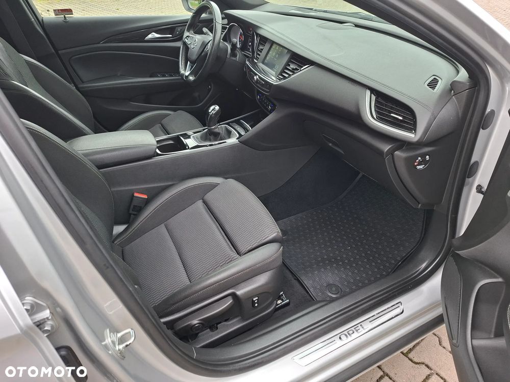 Opel Insignia - 10
