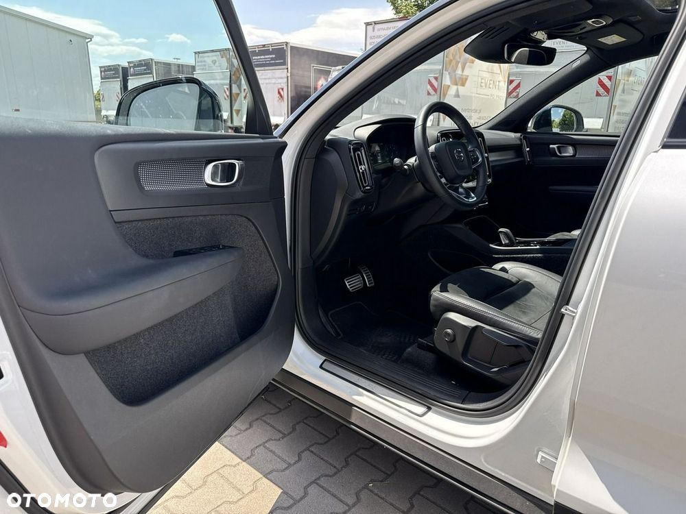 Volvo XC 40 T3 R-Design - 11