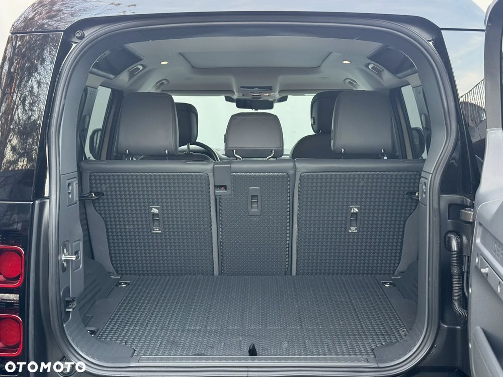 Land Rover Defender 110 D300 X-Dynamic HSE - 7