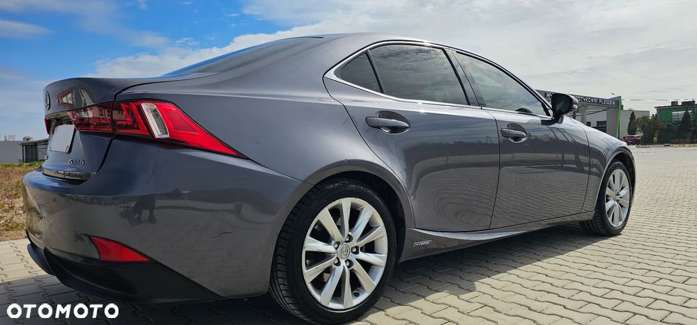 Lexus IS 300h Elegance - 19