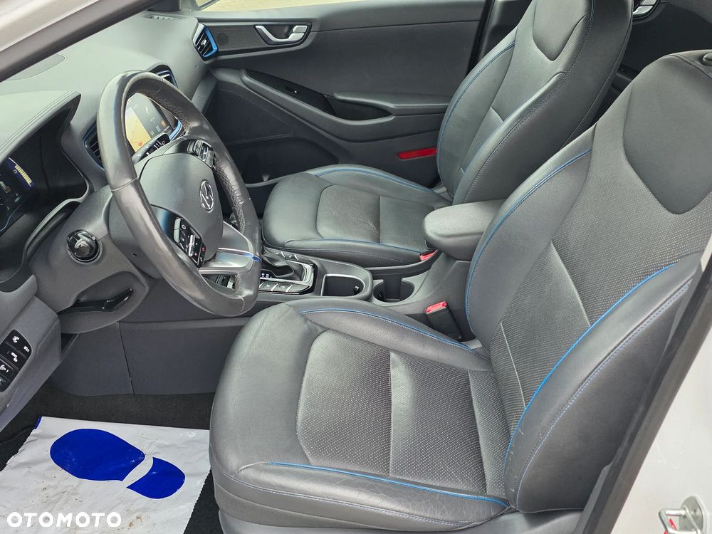 Hyundai IONIQ Hybrid Business - 17