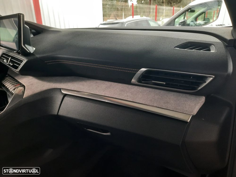 Peugeot 3008 1.6 Hybrid GT Pack e-EAT8 - 24
