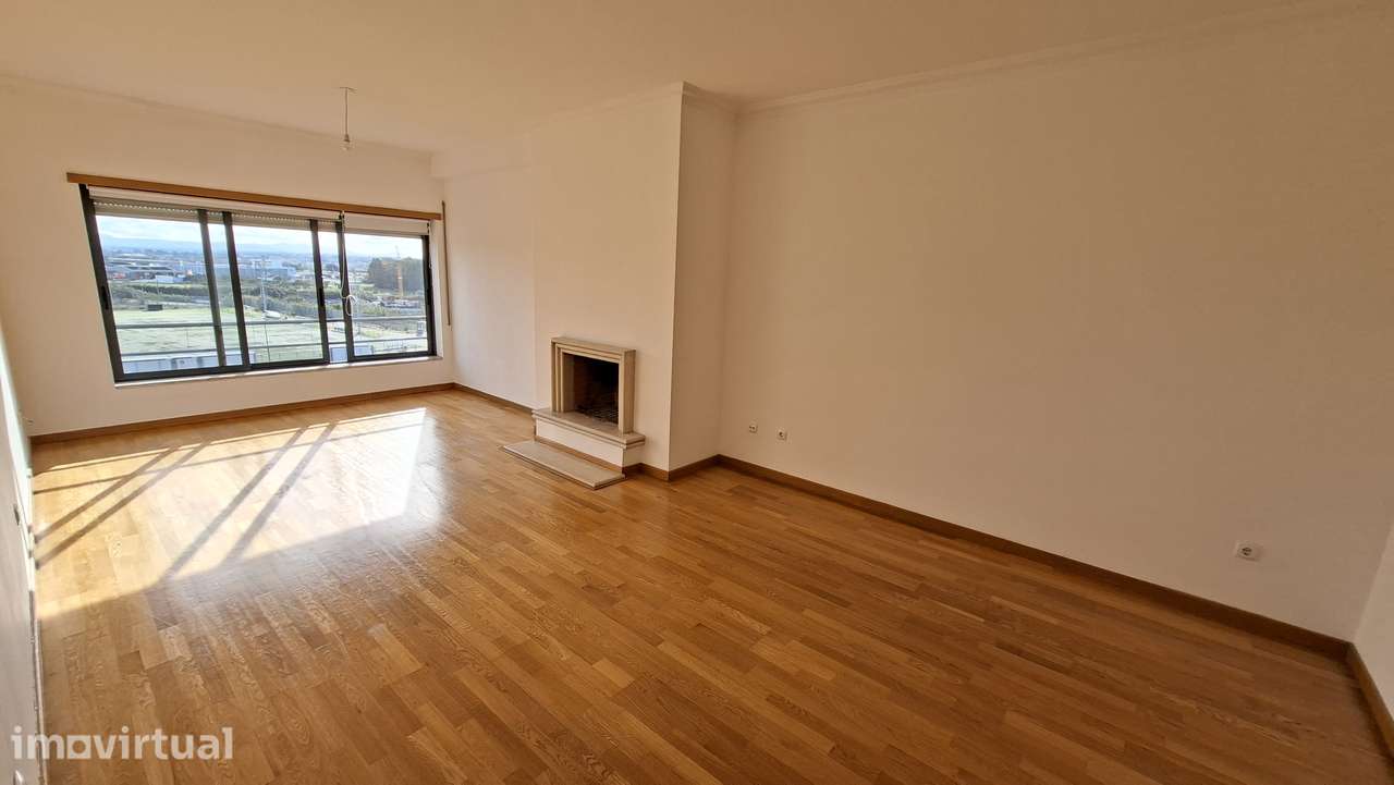 Apartamento T2 com 126m2, arrecadação e lugar  estacionamento Montijo. - Grande imagem: 2/17