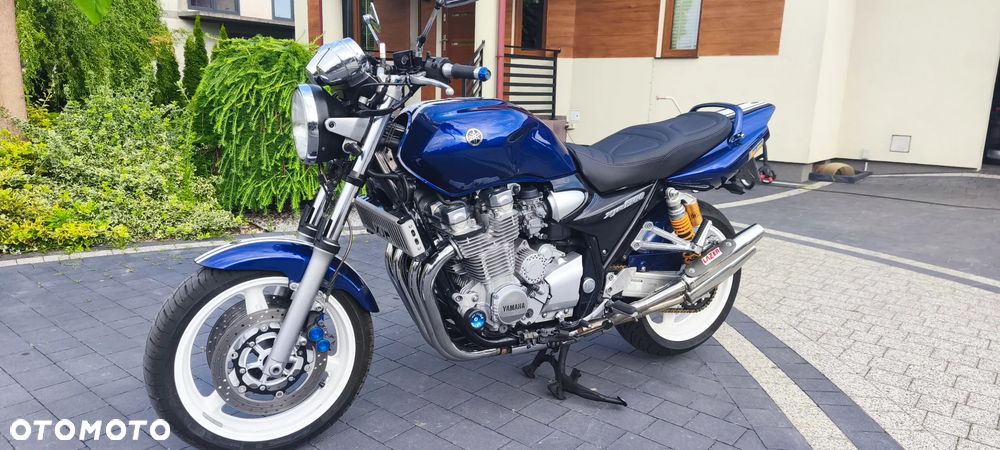 Yamaha XJR - 1