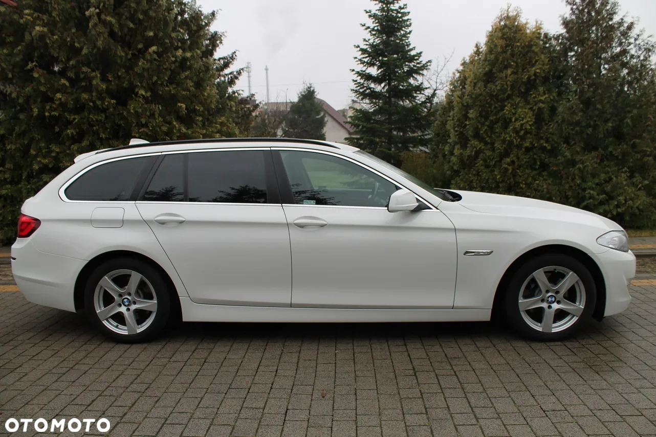 BMW Seria 5 520d Touring - 6