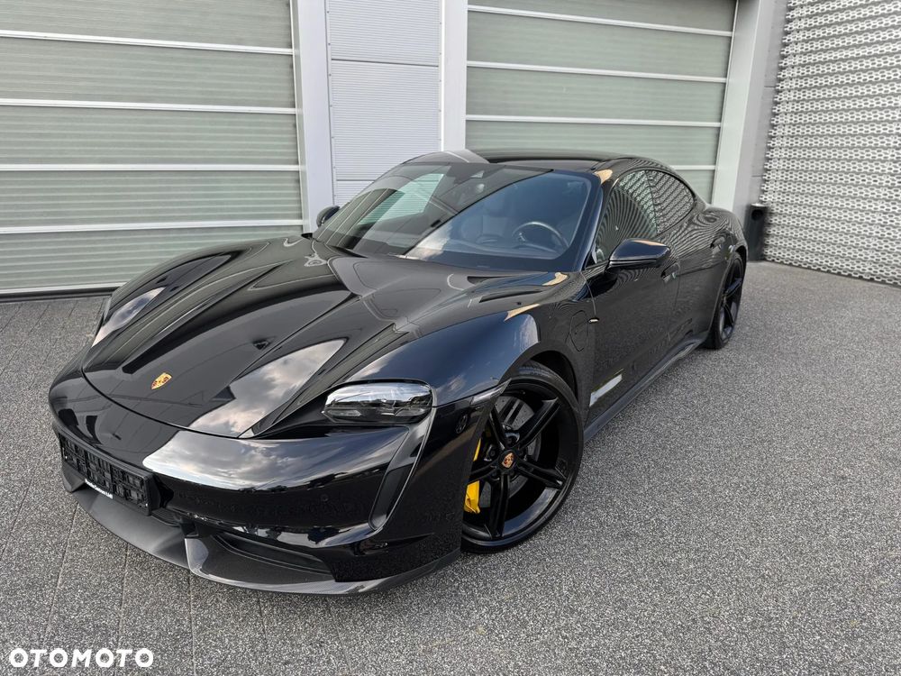 Porsche Taycan - 11