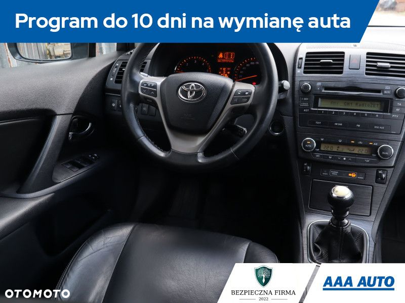 Toyota Avensis - 8