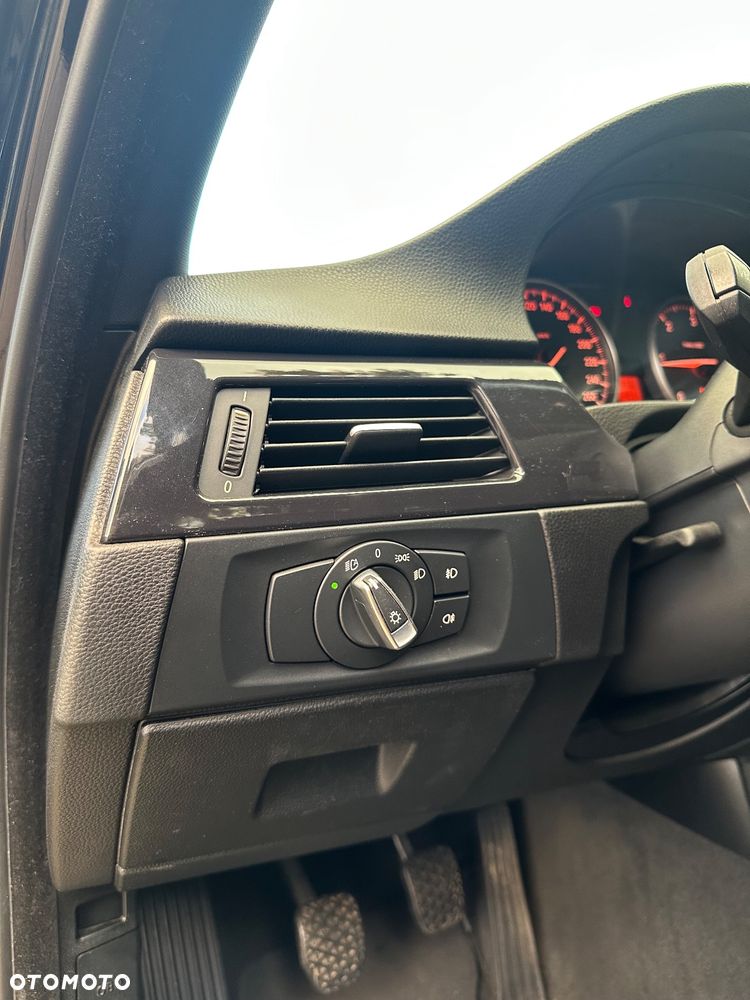 BMW Seria 3 320d DPF - 29