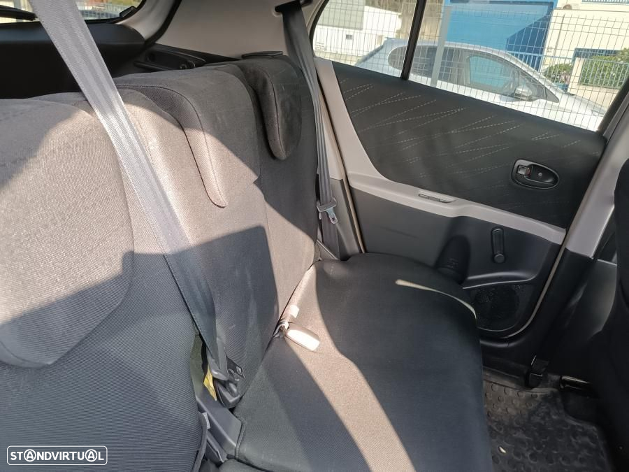 Toyota Auris 1.4 D-4D - 6