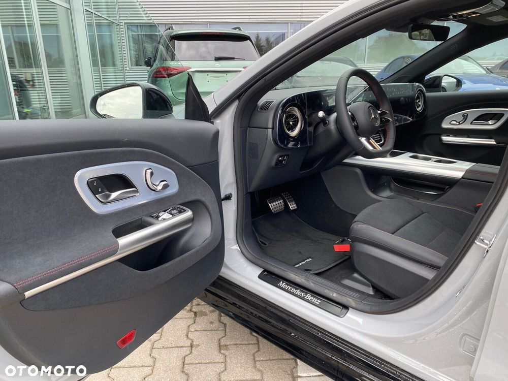 Mercedes-Benz CLA - 8