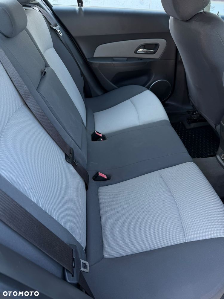 Chevrolet Cruze - 8