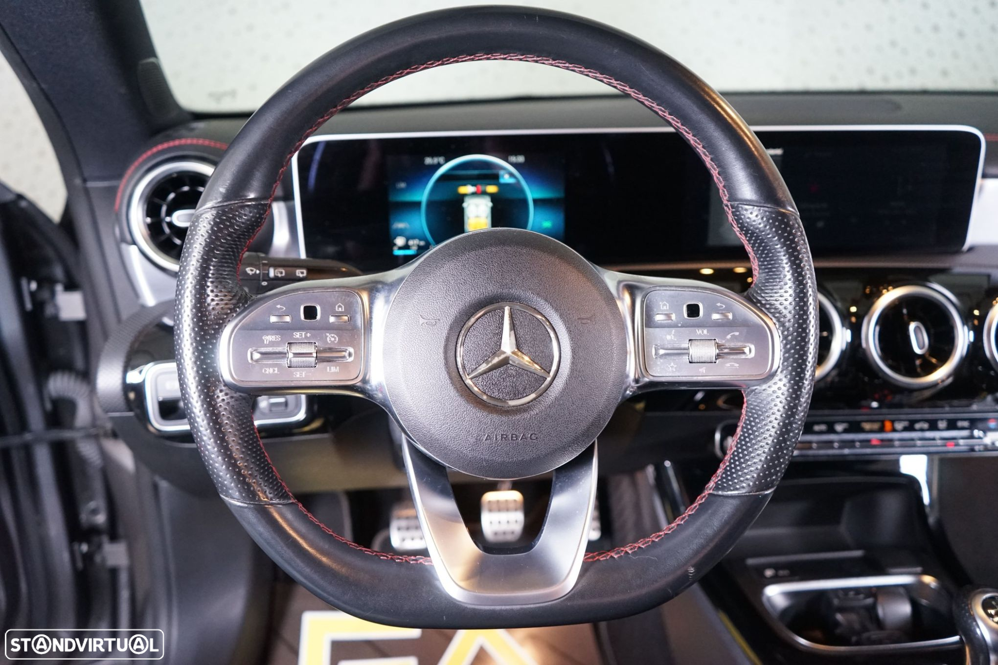Mercedes-Benz CLA 180 d Shooting Brake AMG Line - 21