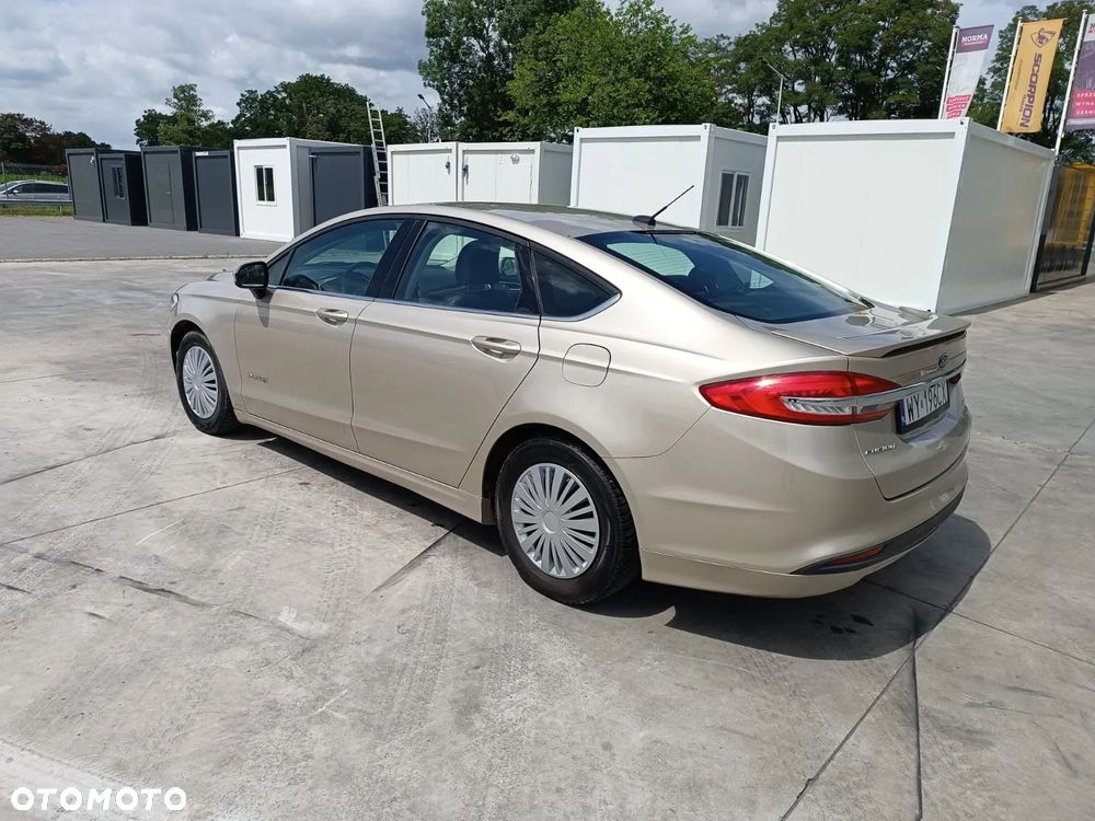 Ford Fusion - 4