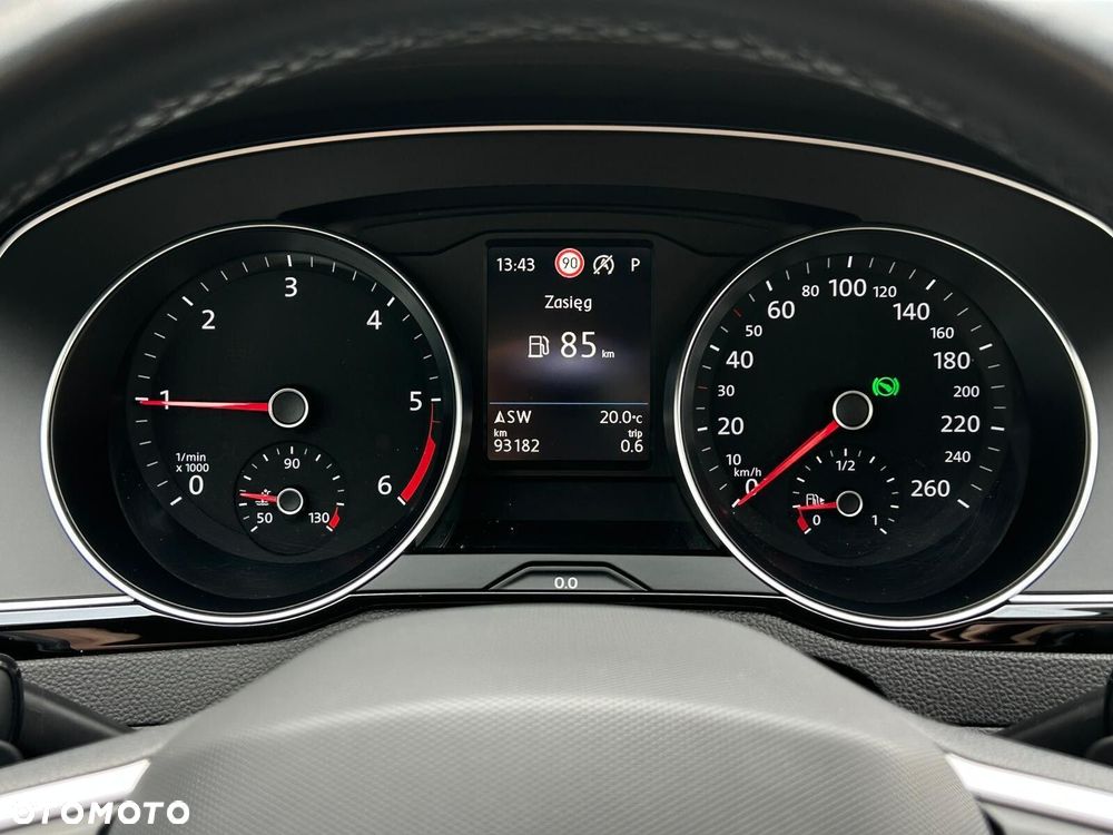 Volkswagen Passat Variant 2.0 TDI EVO Elegance DSG - 24