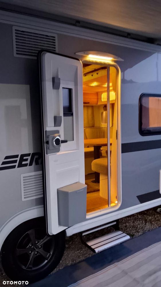 Hymer-Eriba Nova-555-EN - 10