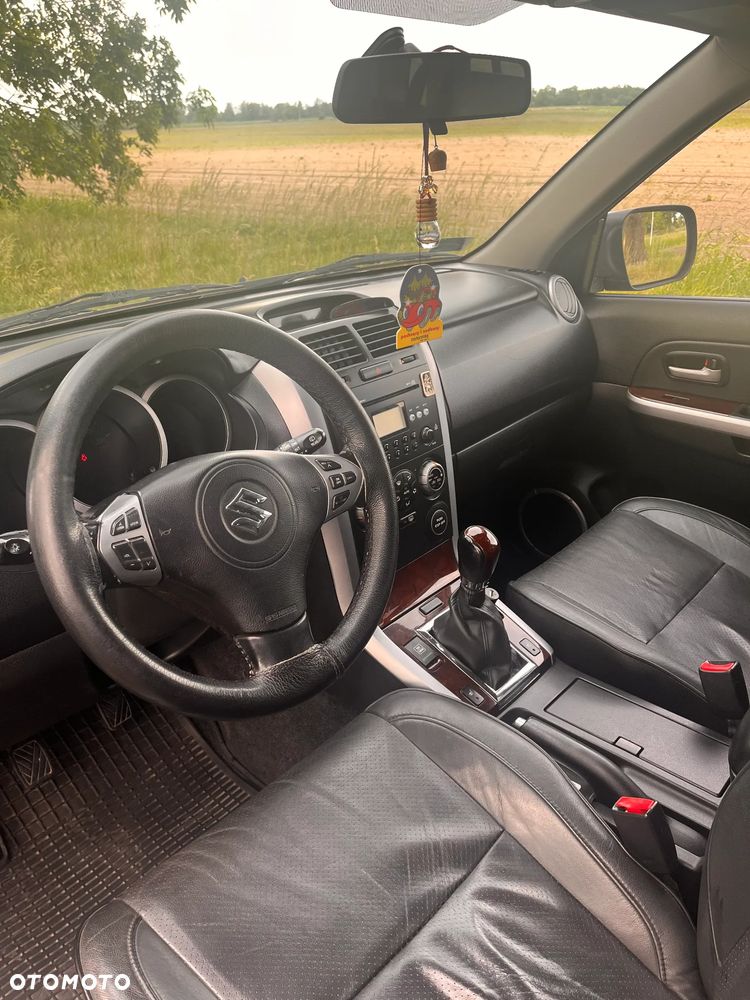 Suzuki Grand Vitara 2.0 De luxe - 4