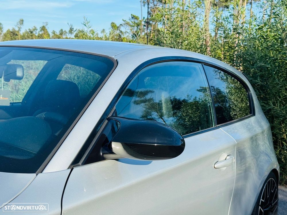 BMW 118 d Pack M - 4