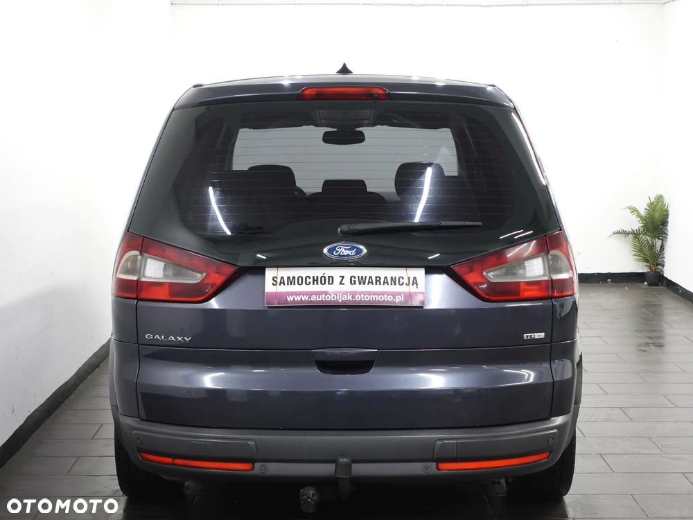 Ford Galaxy 2.0 TDCi Ghia - 7