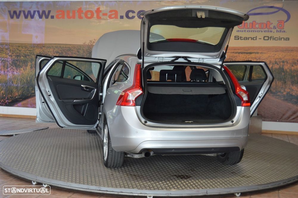 Volvo V60 1.6 D2 Drive Momentum Powershift Start/Stop - 6