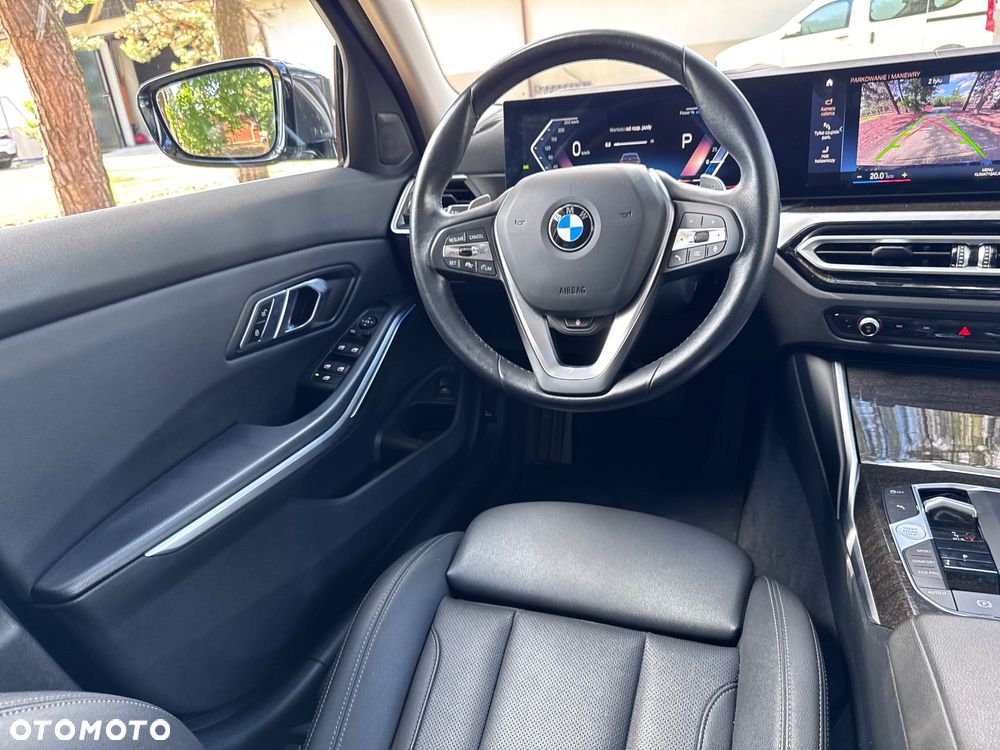 BMW Seria 3 320d xDrive Luxury Line sport - 35