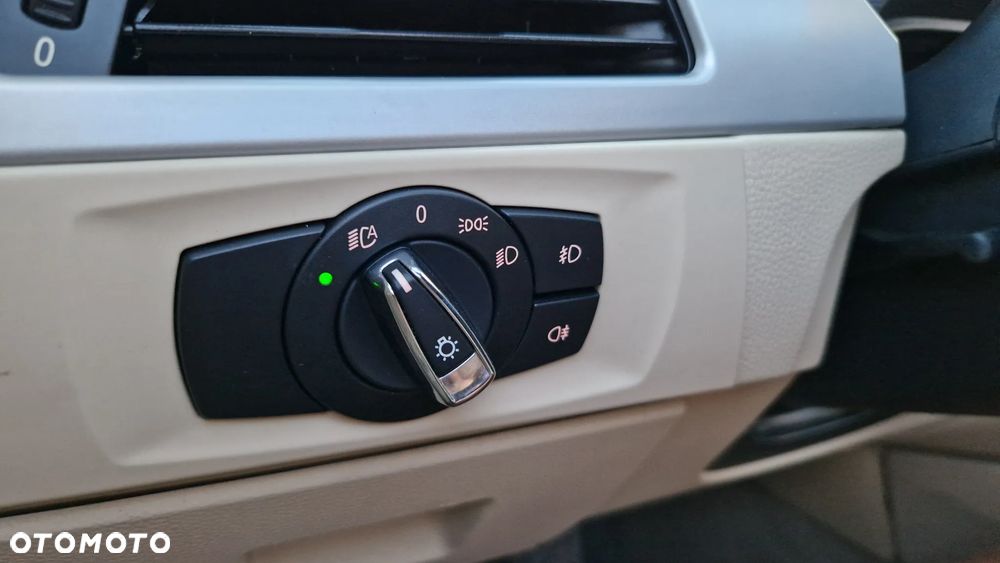 BMW Seria 3 320d DPF Cabrio - 17
