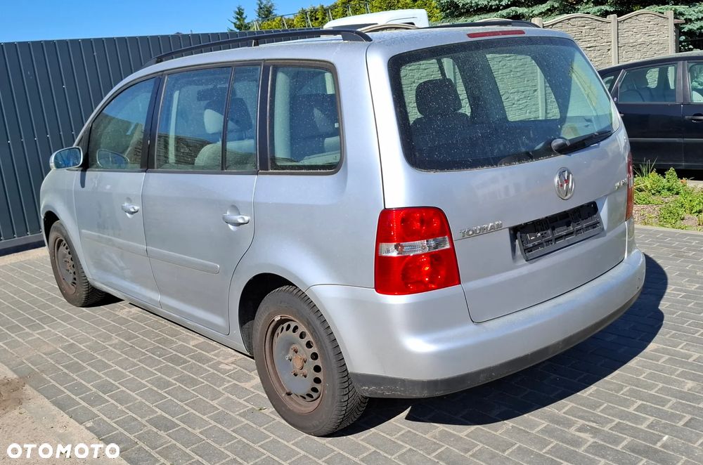 Volkswagen Touran - 11