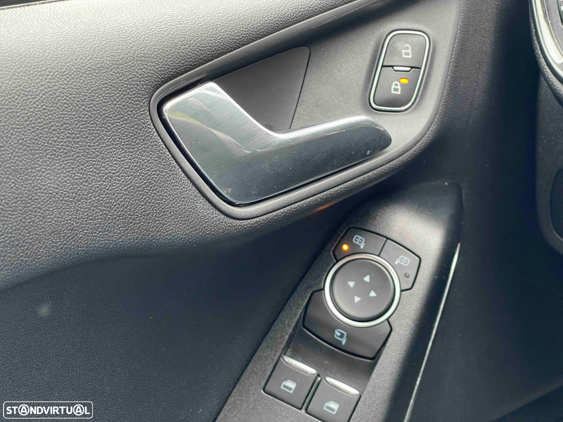 Ford Fiesta 1.5 EcoBoost S&S ST X - 32