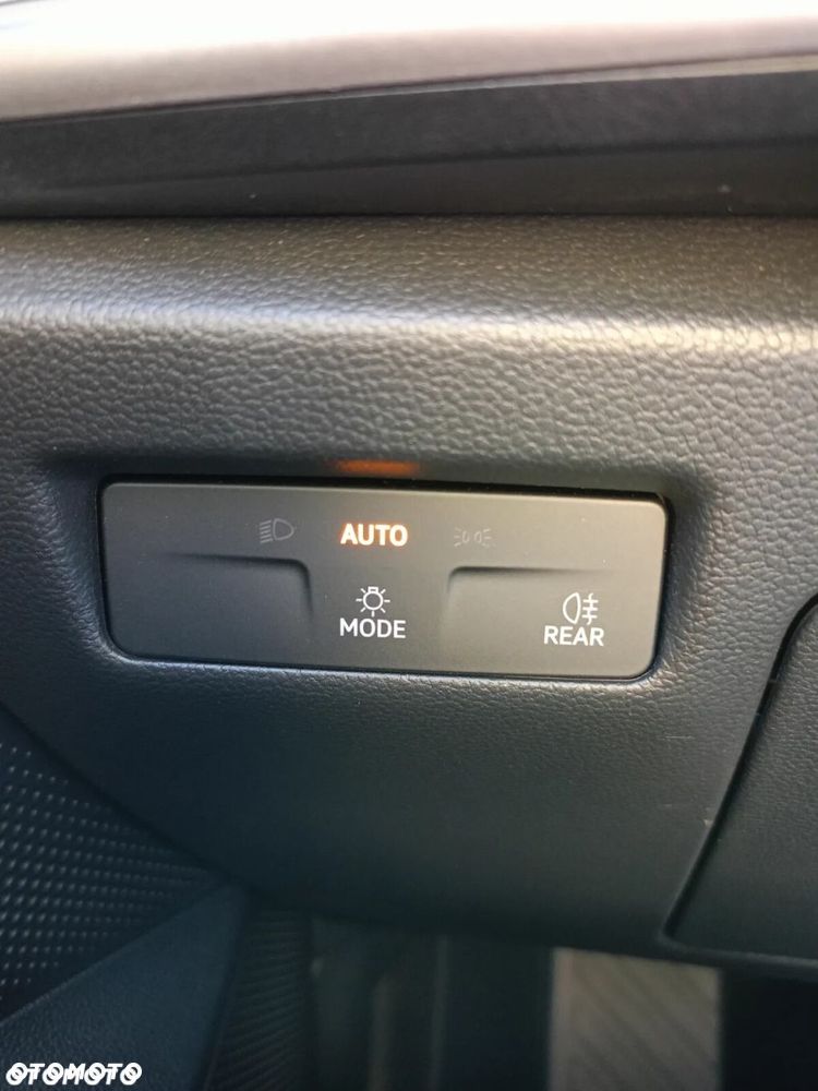 Skoda Superb 1.5 TSI mHEV Selection DSG - 14