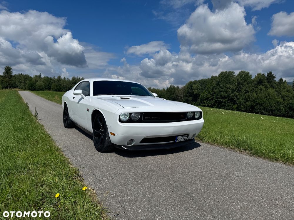 Dodge Challenger - 2