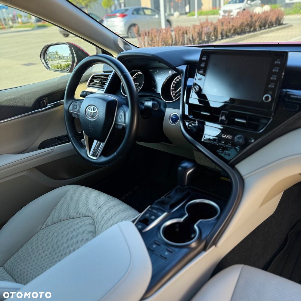 Toyota Camry 2.5 Hybrid Executive CVT - 10