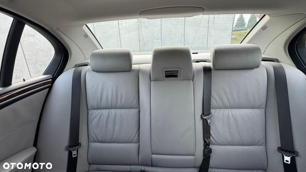 BMW Seria 5 523i - 37