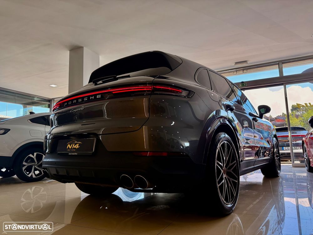 Porsche Cayenne - 18