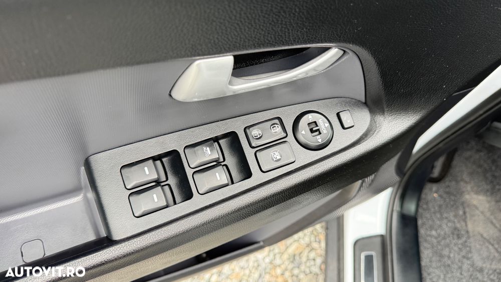 Kia Sportage 2.0 DSL MT 4x4 STYLE - 25